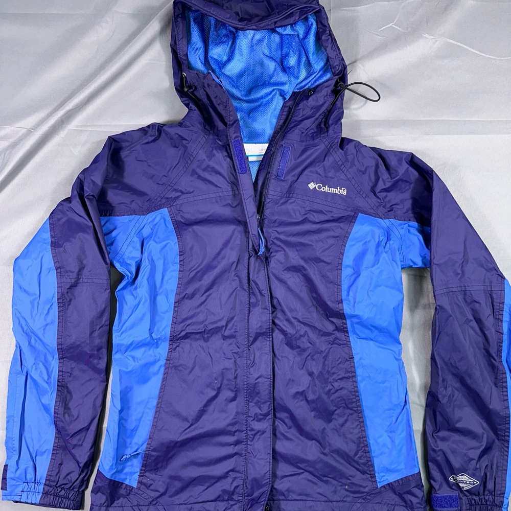 Columbia Woman’s Raincoat in Purple and Blue